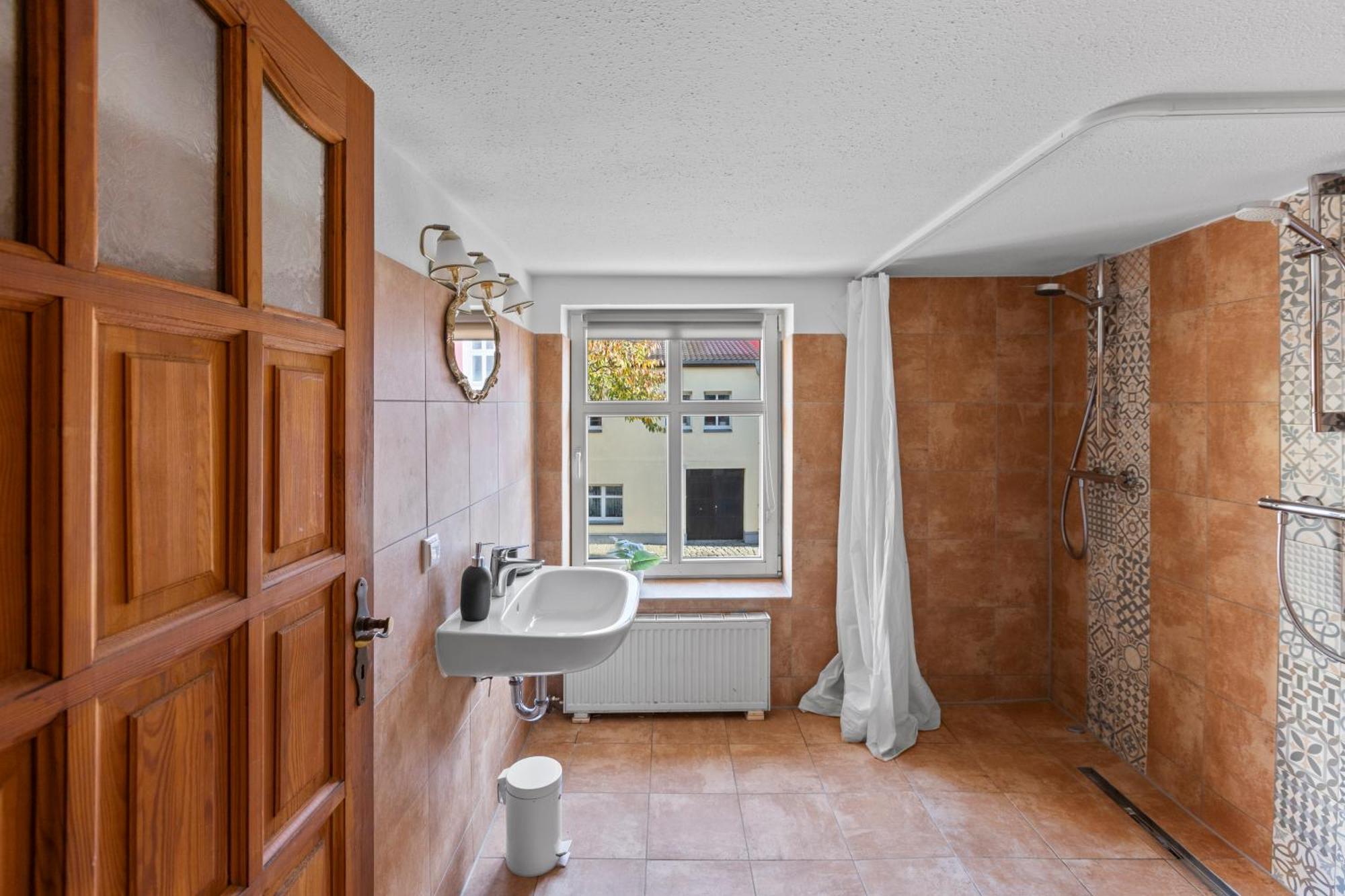 Sabina Monteurwohnung I 75 Zoll Tv I Kueche I Bad I Backofen I Trebbin Exterior photo